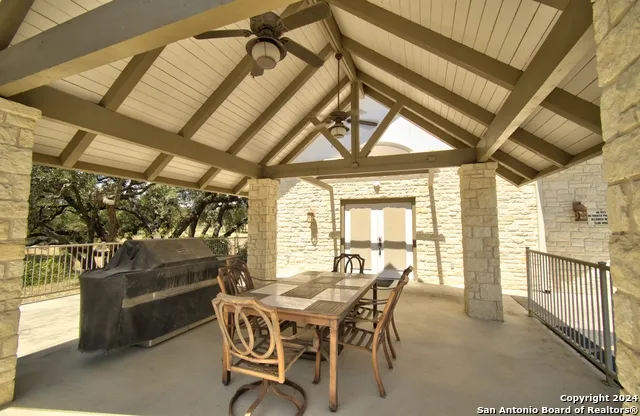2006 Valencia Dr Kerrville, TX 78028