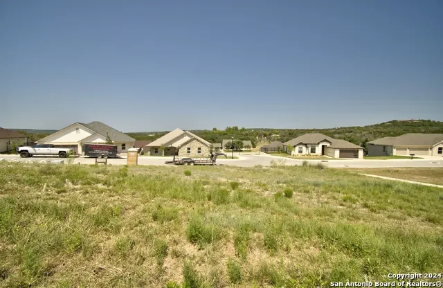 2006 Valencia Dr Kerrville, TX 78028