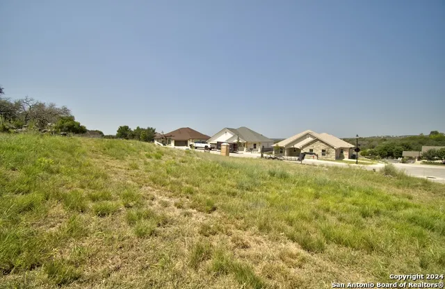 2006 Valencia Dr Kerrville, TX 78028