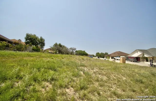 2006 Valencia Dr Kerrville, TX 78028