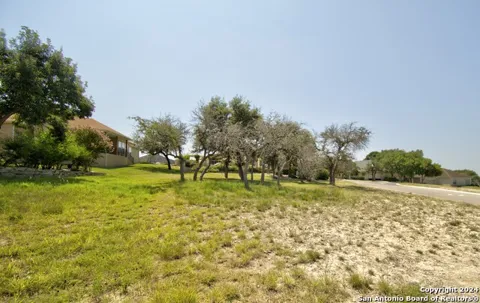 2004 Valencia Dr