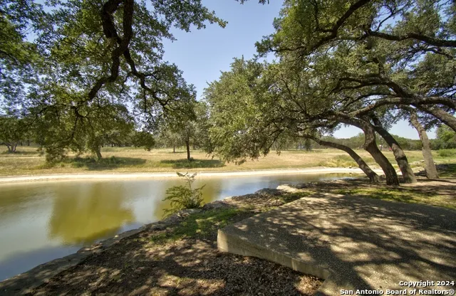 2004 Valencia Dr Kerrville, TX 78028