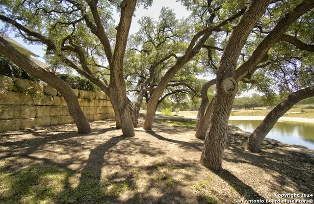 2004 Valencia Dr Kerrville, TX 78028