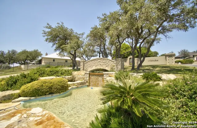 2004 Valencia Dr Kerrville, TX 78028