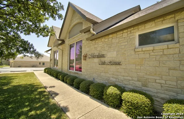2004 Valencia Dr Kerrville, TX 78028