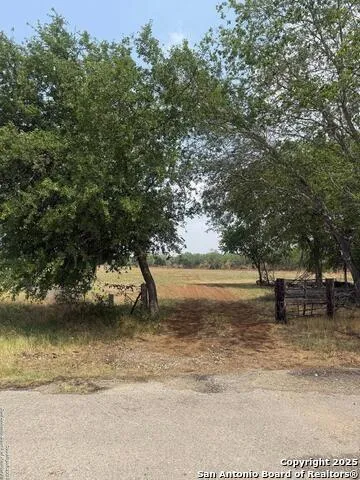 1404 US Highway 87 W Stockdale, TX 78160