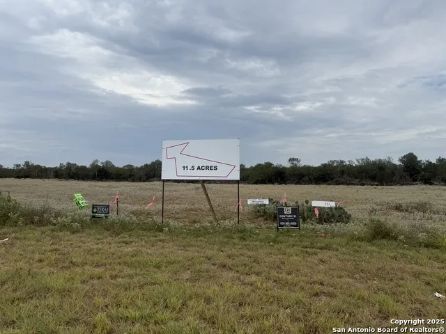 1404 US Highway 87 W Stockdale, TX 78160