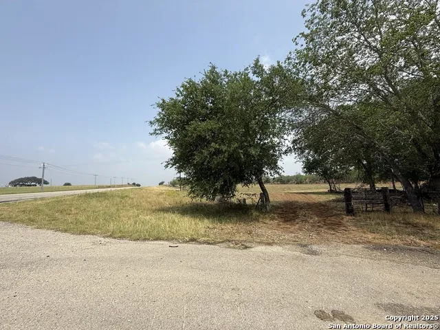 1404 US Highway 87 W Stockdale, TX 78160