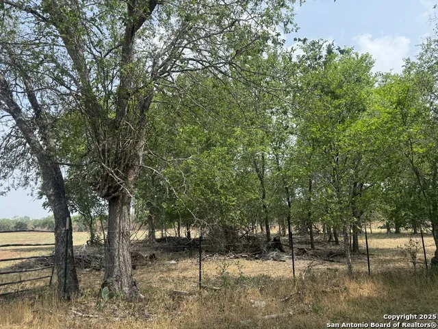 1404 US Highway 87 W Stockdale, TX 78160