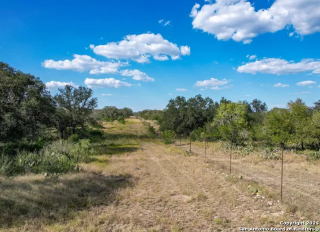 00 Utopia Forest Dhanis, TX 78850