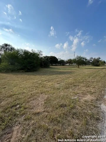 0000 W Inez Beeville, TX 78102