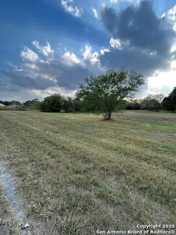 0000 W Inez Beeville, TX 78102