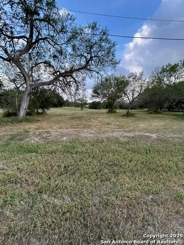 0000 W Inez Beeville, TX 78102