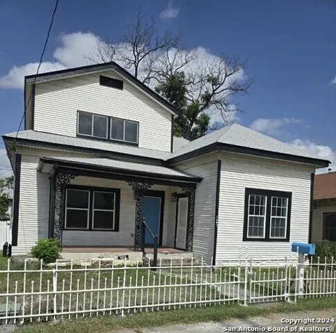 1607 Pine Street
