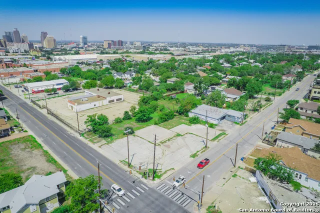 1533 E Houston St San Antonio, TX 78202
