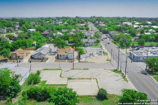 1533 E Houston St San Antonio, TX 78202