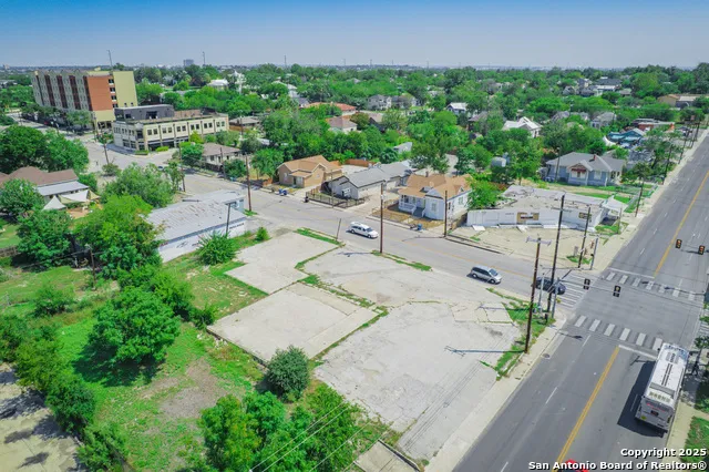 1533 E Houston St San Antonio, TX 78202