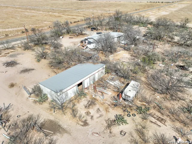 793 Fm 1986 La Pryor, TX 78872