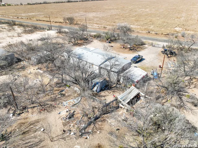 793 Fm 1986 La Pryor, TX 78872