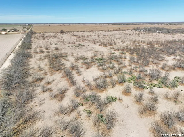 793 Fm 1986 La Pryor, TX 78872