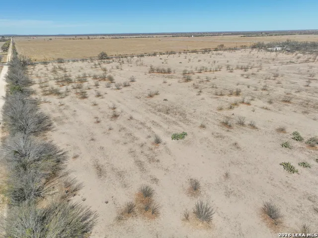 793 Fm 1986 La Pryor, TX 78872
