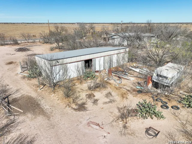 793 Fm 1986 La Pryor, TX 78872