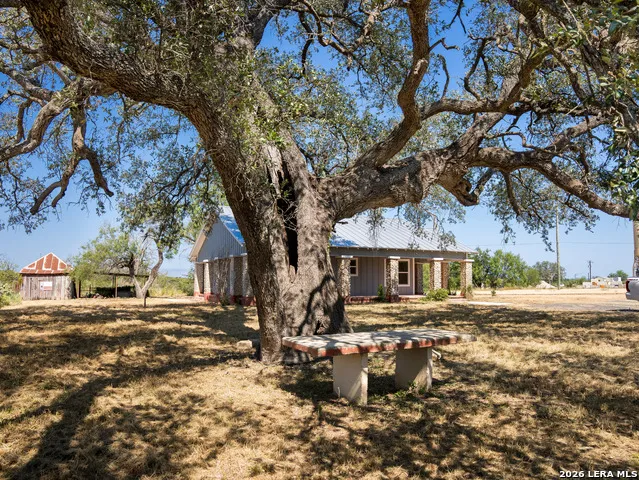 21419 us highway 90 Sabinal, TX 78881