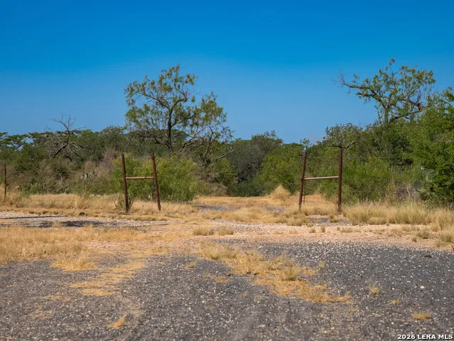 21419 us highway 90 Sabinal, TX 78881