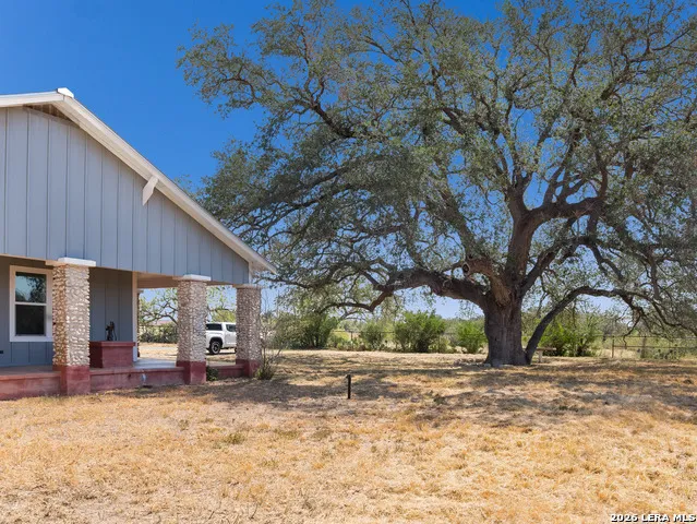 21419 us highway 90 Sabinal, TX 78881