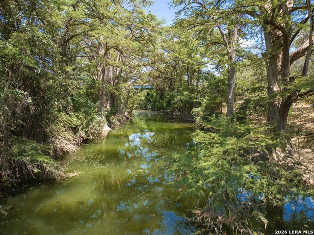 21419 us highway 90 Sabinal, TX 78881