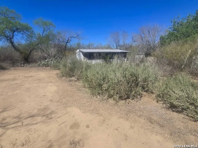 9239 CR 123 Pawnee, TX 78145