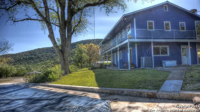 2027 Walter White Ranch Road Leakey, TX 78873