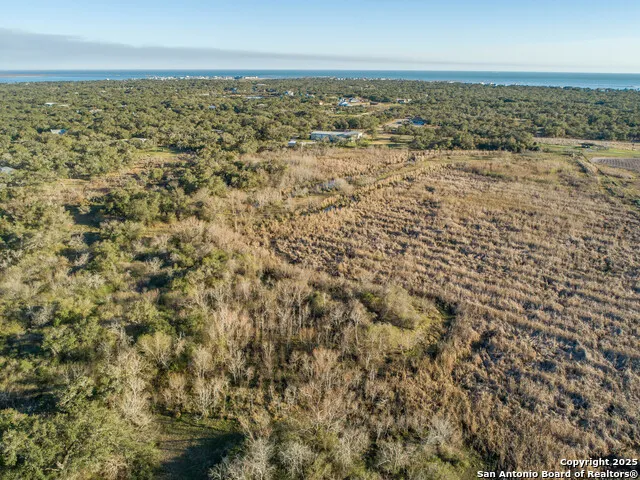 6498 Hwy 35 N Rockport, TX 78382