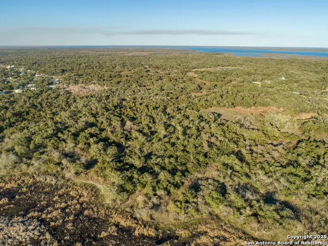 6498 Hwy 35 N Rockport, TX 78382
