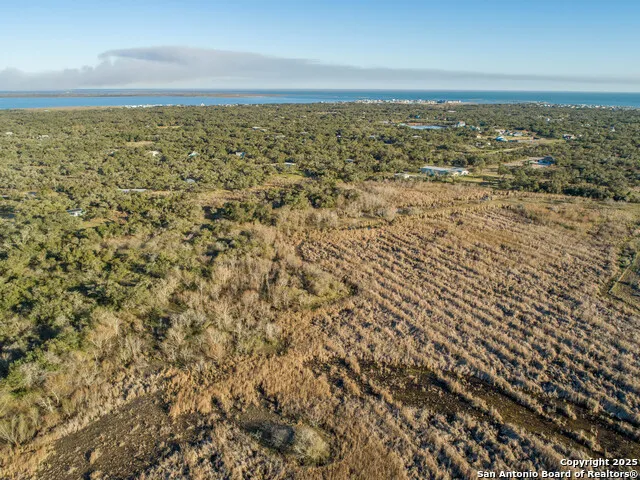 6498 Hwy 35 N Rockport, TX 78382