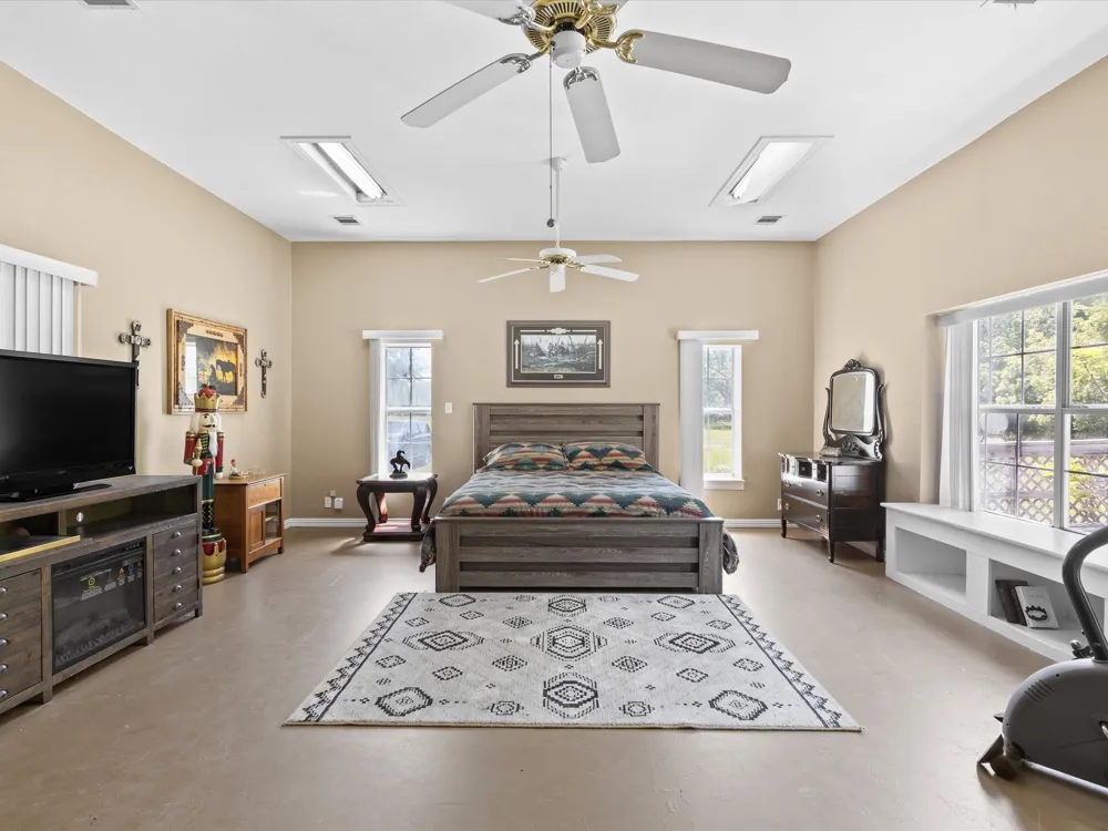 600 County Road 1790 Sunset, TX 76270