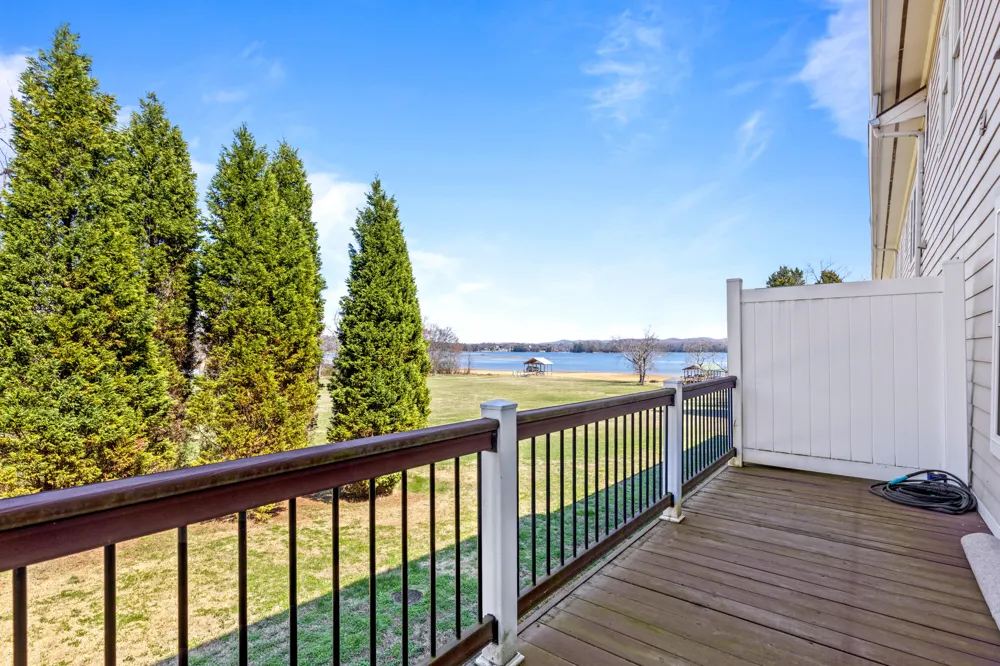 1235 New Lake Road Spring City, TN 37381