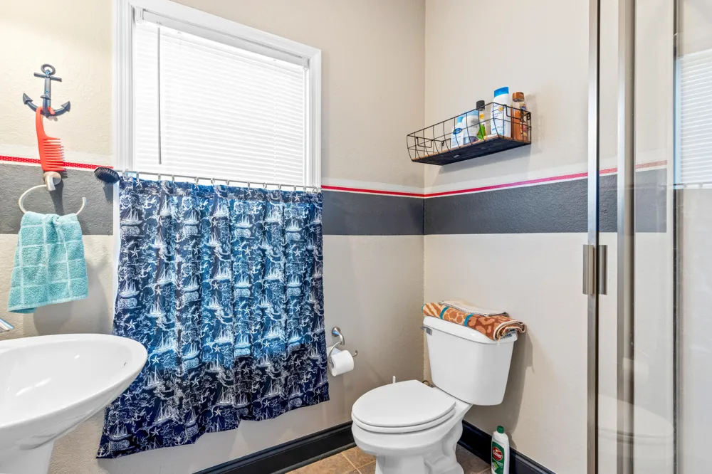 1235 New Lake Road Spring City, TN 37381