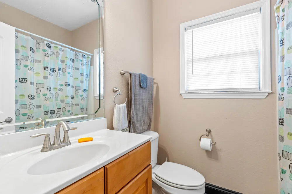 1235 New Lake Road Spring City, TN 37381