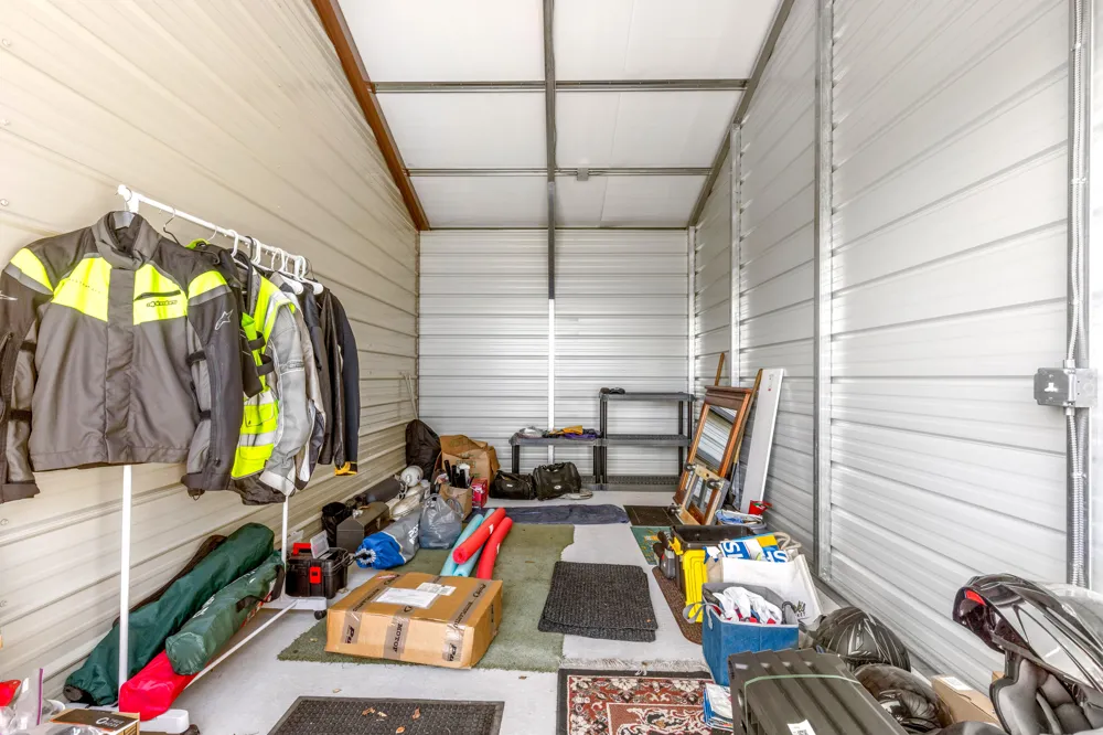 1235 New Lake Road Spring City, TN 37381