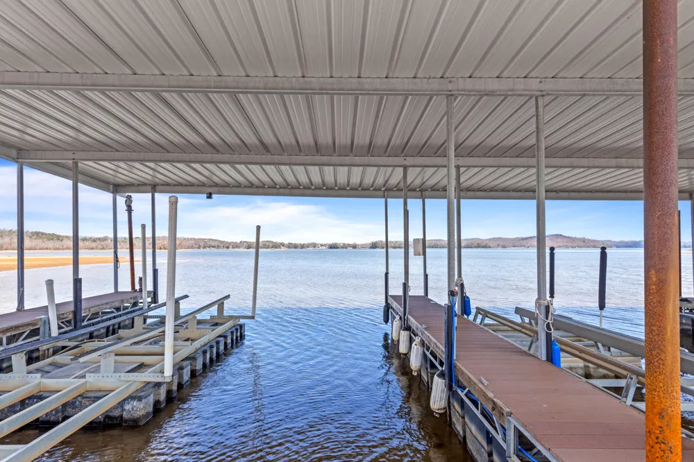 1235 New Lake Road Spring City, TN 37381