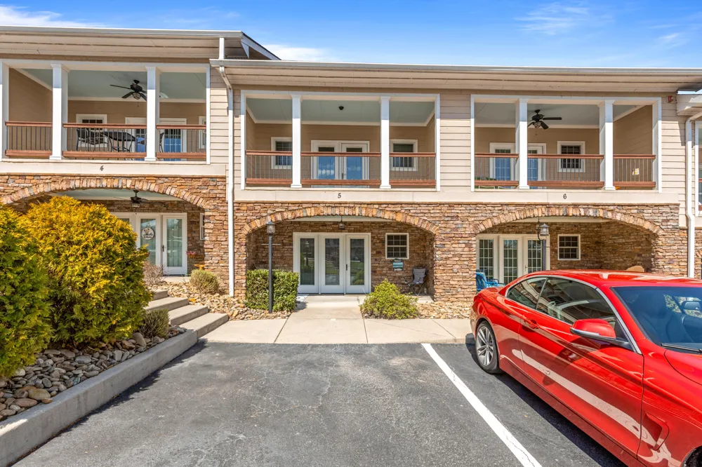 1235 New Lake Road Spring City, TN 37381