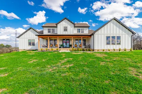 686 Bell Road
