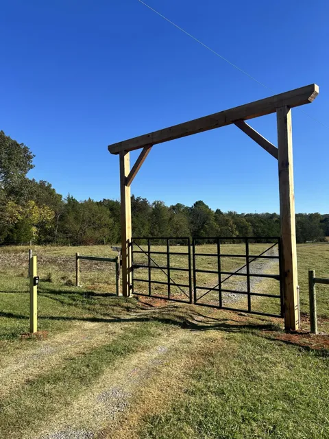 1527 Glass Mill Road