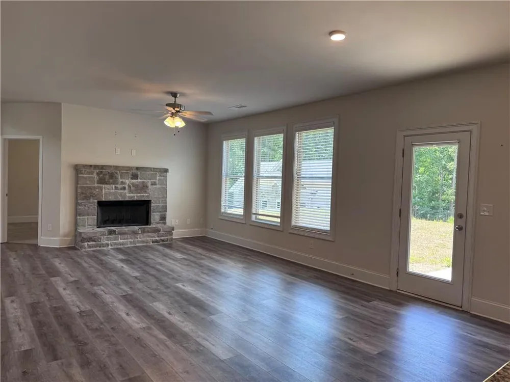 1850 Silver Crest Way Hoschton, GA 30548
