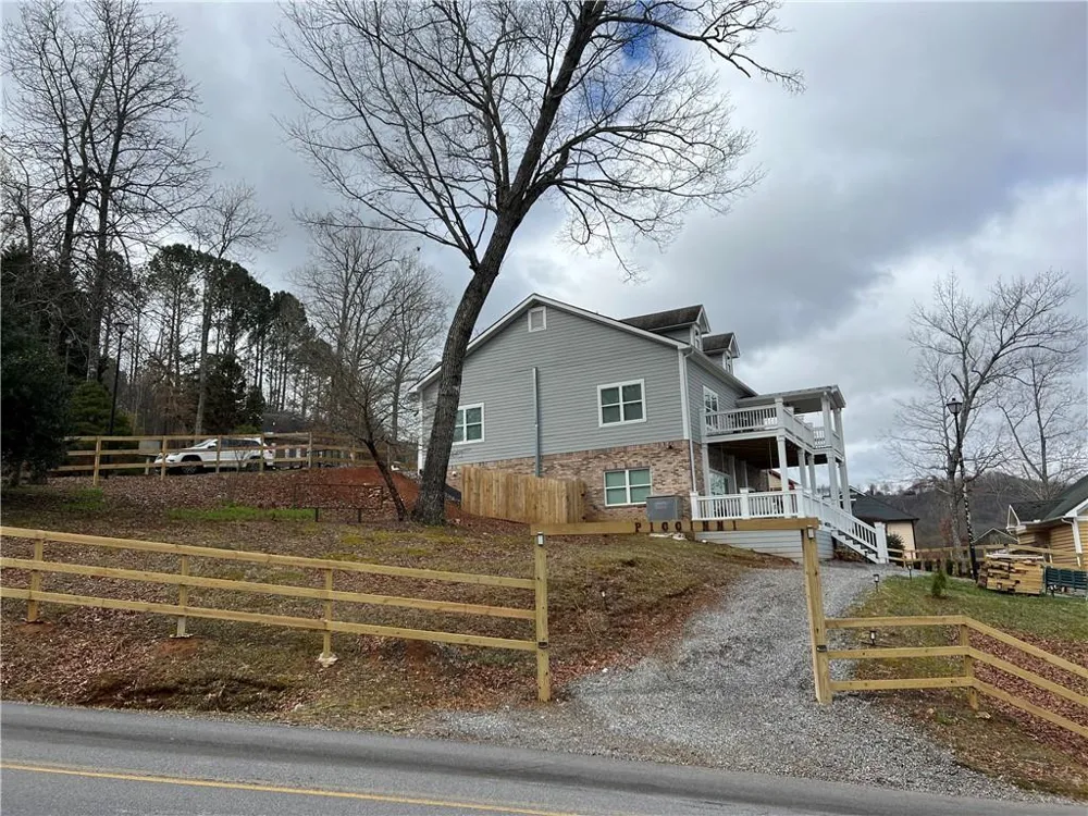 3243 Dogwood Lane Hiawassee, GA 30546