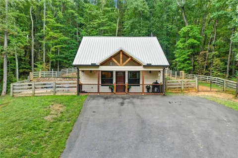 415 Woods Road