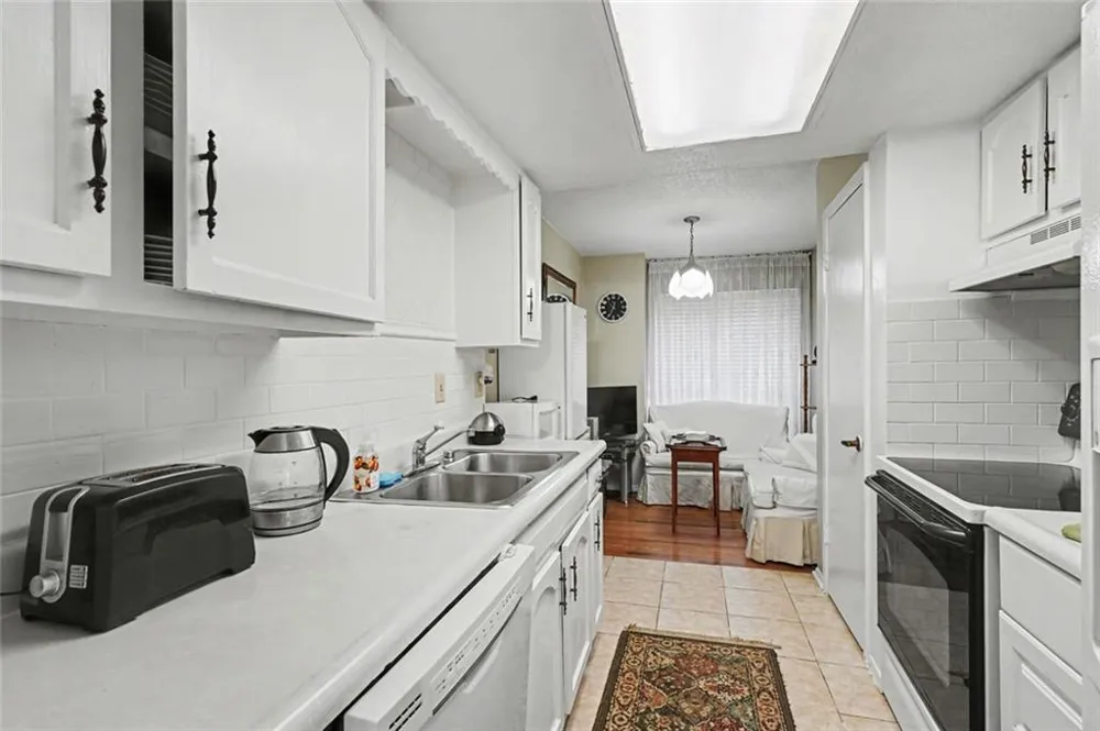 697 Garden Walk Drive Stone Mountain, GA 30083