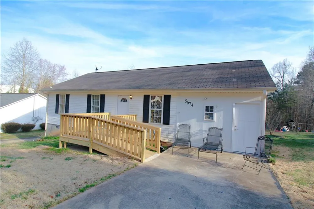 5674 Maiden Lane Lula, GA 30554