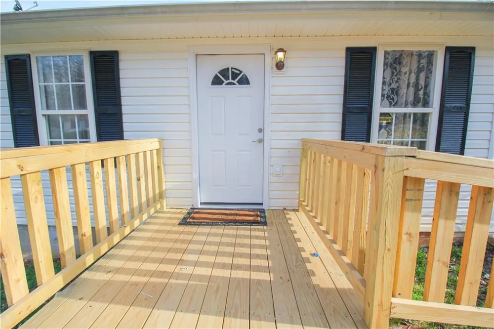 5674 Maiden Lane Lula, GA 30554